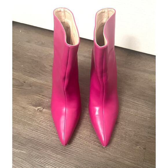 Fuchsia, pink, heeled, calf height, boot. Sexy. 4”heel. Pointed toe. - Picture 2 of 6